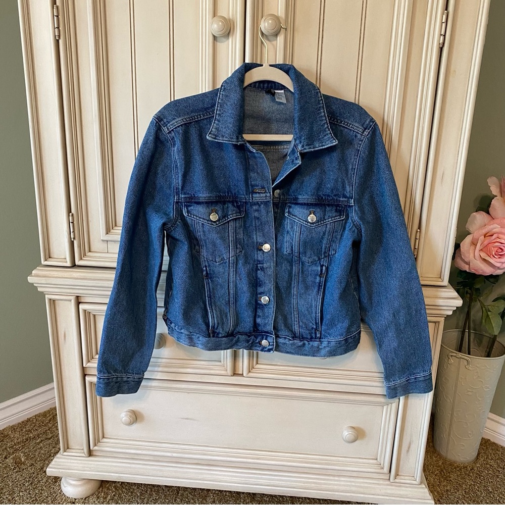 Women’s H&M Button Up Divided Medium Blue Denim Jean Jacket Sz10 NWOT